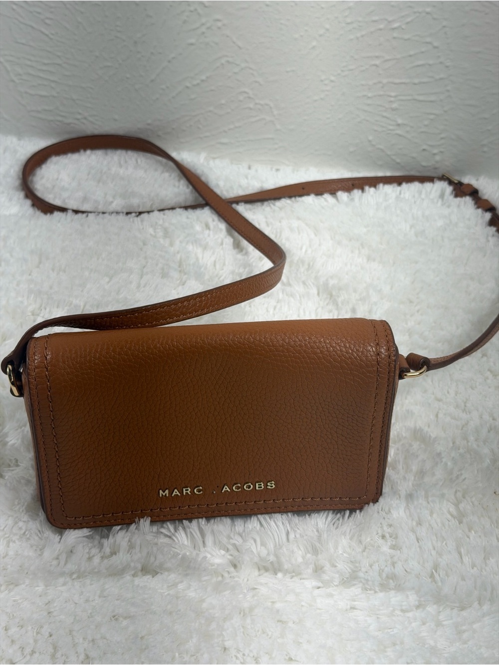 Marc Jacobs Brown Pebbled Leather Crossbody Wallet Bag Gold Hardware.